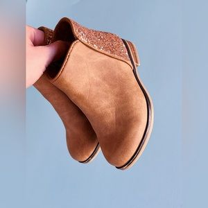 Cat and Jack booties size 7